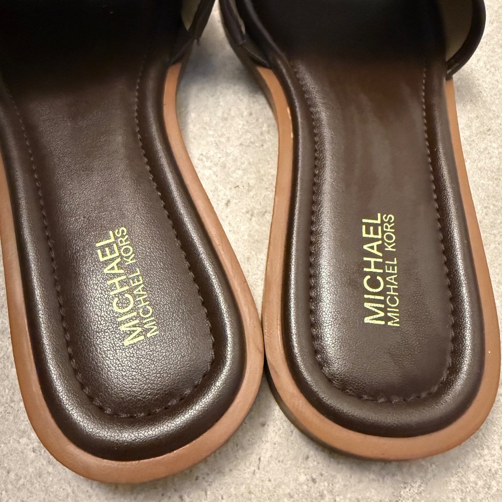 Michael Kors slide sandals in dark brown with pink emblems - Picture 2 of 3